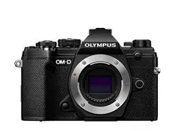 Produktbild: Olympus OM-D E-M5 Mark III Micro Four Thirds Systemkamera Gehäuse, 20 MP Sensor, 5-Achsen Bildstabilisator, leistungsstarker Autofokus, elektronischer OLED Sucher, 4K-Video, WLAN, Bluetooth, schwarz
