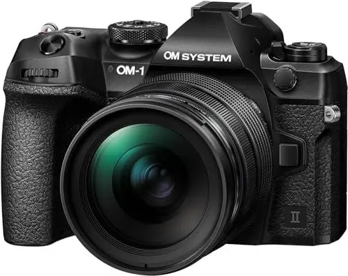 Produktbild: OM SYSTEM OM-1 Mark II Micro Four Thirds Systemkamera, 20 MP BSI Stacked Sensor, 5-Achsen-Bildstabilisierung, Schwarz mit M.Zuiko Digital 12-40mm f2.8 PRO II Objektiv