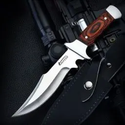 Produktbild: Omesio Messer Outdoor, Große Feststehendes Skinning Jagdmesser Full Tang mit Scheide, 5 Zoll Langer Holzgriff Gürtelmesser für Camping (Rot)