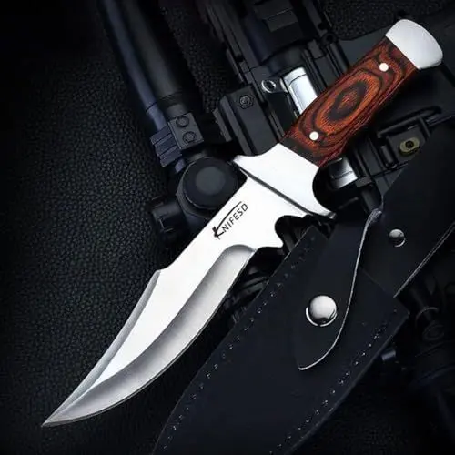 Produktbild: Omesio Messer Outdoor, Große Feststehendes Skinning Jagdmesser Full Tang mit Scheide, 5 Zoll Langer Holzgriff Gürtelmesser für Camping (Rot)
