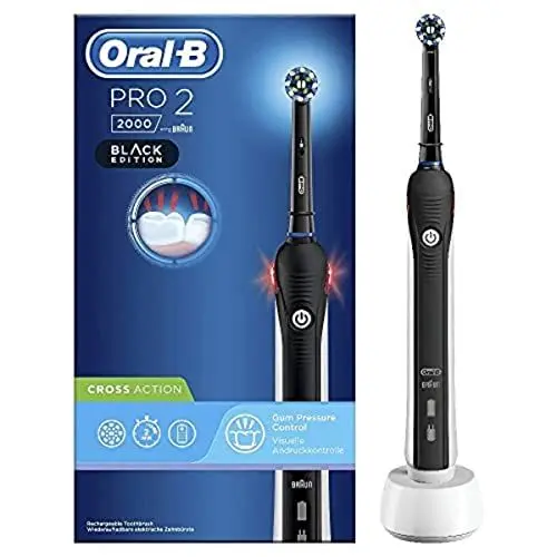 Produktbild: Oral-B 4210201267782 Pro 2 2000 Elektrische Zahnbürste, wiederaufladbar, 1 schwarzer Griff mit Ladegerät, 1 CrossAction Kopf