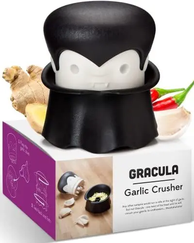 Produktbild: OTOTO Gracula Knoblauchschneider - Knoblauch Zerkleinerer & Schäler - Knoblauchpresse Dracula Leicht zu bedienen - Twister Ohne BPA - Leicht zu Reinigen & Spülmaschinenfest - Halloween Deko