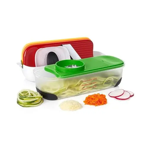 Produktbild: OXO Good Grips Reibe- und Hobel-Set mit Spiralschneider, aus geätztem Edelstahl – in Rot, Grün, Orange und Gelb