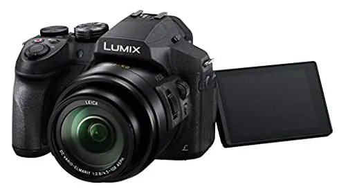Produktbild: Panasonic LUMIX DMC-FZ300EGK Premium-Bridgekamera (12 Megapixel, 24x opt. Zoom, LEICA DC Weitwinkel-Objektiv, 4K Foto/Video,Staub-/Spritzwasserschutz) schwarz