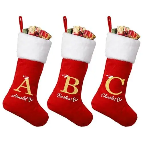 Produktbild: papasgix Personalisierte Weihnachtsstrümpfe mit Buchstaben Bestickter Nikolausstrumpf Christmas Stockings Plüschbündchen Kamin Deko Weihnachten Ornamente Geschenkhalter(Rot+Text,2pcs)