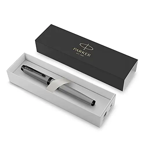 Produktbild: Parker IM Rollerball Tintenroller , Mattgrau mit schwarzen Zierteilen , Feine Schreibspitze mit schwarzer Nachfüllmine , Geschenkbox