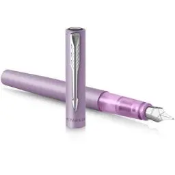 Produktbild: Parker Vector XL Füller | Fliederfarbene Metallic-Lackierung auf Messing | Füllfederhalter mit mittlerer Feder und blauer Nachfülltinte | Geschenkbox