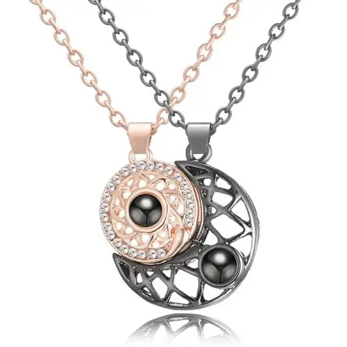 Produktbild: Pax Amare Freundschaftskette für 2 - Sonne & Mond Halskette - Roségold & Schwarz | Magnetische Verbindung | 45cm + 5cm Verstellbar | 'Ich liebe dich' in 100 Sprachen