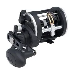 Produktbild: PENN Rival Level Wind Multirolle für Boote und Kajaks – Hochleistungs-Salzwasserrolle für Dorsch, Barsch, Plattfisch, Rochen, Glatthai, Seelachs, Schwarz/Silber