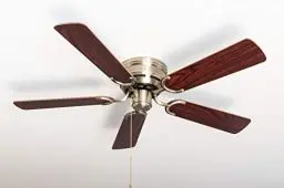 Produktbild: PEPEO - Kisa Deckenventilator ohne Beleuchtung | Ventilator mit Zugschalter in Antik-Messing mit Wendeflügeln in Rosen- und Walnuss-Holz, Durchmesser 105 cm. (Farbe: Messing, Rosenholz/Walnuss)