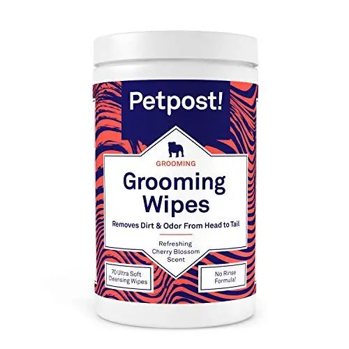 Produktbild: Petpost | Universal Pflegetücher für Hunde – große, geruchsbindende Tücher mit Kirschblüten-Duft – 70 ultraweiche Feuchttücher für die sanfte Pfoten- und Fellpflege (Kirschblüten)