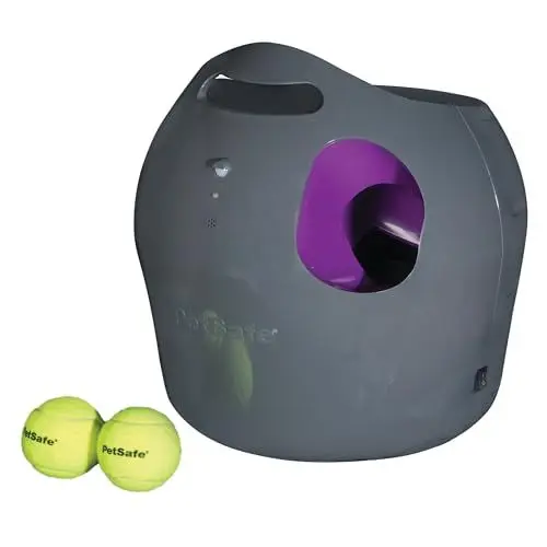 Produktbild: PetSafe Automatischer Ballwerfer für Hunde, Wurfweite zwischen 2,5-9 Meter, Regenresistent mit Bewegungssensoren, Grau/Lila
