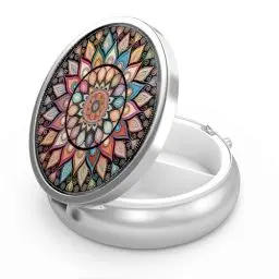 Produktbild: Pillendose 3 Fächer Medizin Pillendose, Tragbare Pillendose für Tasche oder Geldbörse Pillendose Dekorative Metall Medizin Vitamin Organizer Einzigartiges Geschenk (Geometrisches Buntes Mandala)