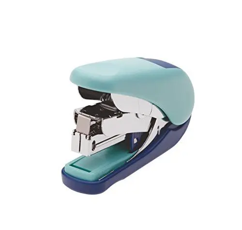 Produktbild: PLUS Japan, Mini-Flachhefter ST-10V in Blau, Flachheftgerät mit Kraftunterstützung, Heftleistung bis maximal 20 Blatt, Mini Tacker, inklusive 300 Heftklammern No. 10, 1er Pack (1 x 1 Hefter)