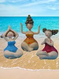 Produktbild: Pommerntraum ®| 3-er Set Yogafiguren 3 üppige Ladies beim Yoga Maritime Badenixen mollige Nanas YogaDamen Yoga Figuren Rubensfiguren DEKOFIGUREN (3-er Set)