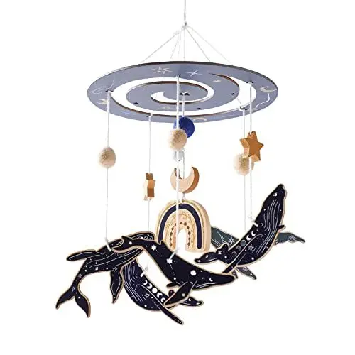 Produktbild: Promise Babe Mobile Baby Mond Sterne Windspiele mit Filzbällen, Babyzimmer Tiere Delphine Wale Holz Gehäkelt Mobile Neugeborene Junge Mädchen Bettglocke Anhänger Babybett Kinderbett Wickeltisch Deko