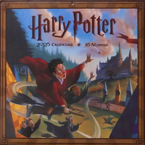 Produktbild: Pyramid – Harry Potter (Literary) 2025 Broschürenkalender, 30x30cm, Monatskalender mit zauberhaften Illustrationen, Kalender für Zauber-Fans, nachhaltig nur mit Papierumschlag