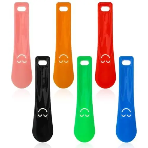 Produktbild: Qianyu 6 Stück Schuhlöffel Klein Mini Schuhanzieher Kunststoff Kurz Schuhlöffel 3.7 x 15cm Schuhanzieher Reise Kinder Schuhlöffel Shoe Horn Für Männer Frauen Senioren - 6 Farben