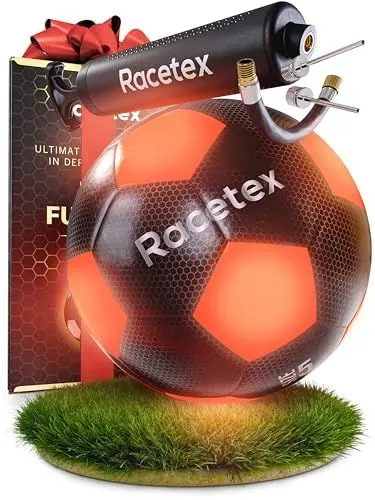 Produktbild: Racetex leuchtender Fussball - Wasserfester LED Fussball mit umfangreichem Zubehör – Fussball Leuchtend mit verbauten LEDs - Der Leuchtfussball für ultimativen Spielspaß - Das Geschenk für Fußballer