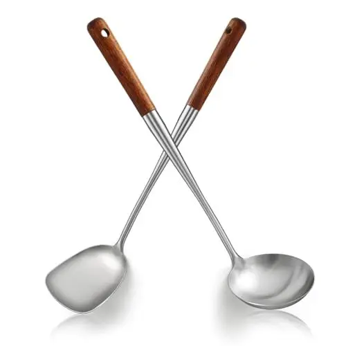 Produktbild: ReaNea Wok-Pfannenwender & Schöpfkelle, 2-teilig – 43 cm extra lang, Edelstahl-Kopf mit Holzgriff, robust & rostbeständig, handwaschbar – Für Wok 32–36 cm, Braten, Rühren & Servieren