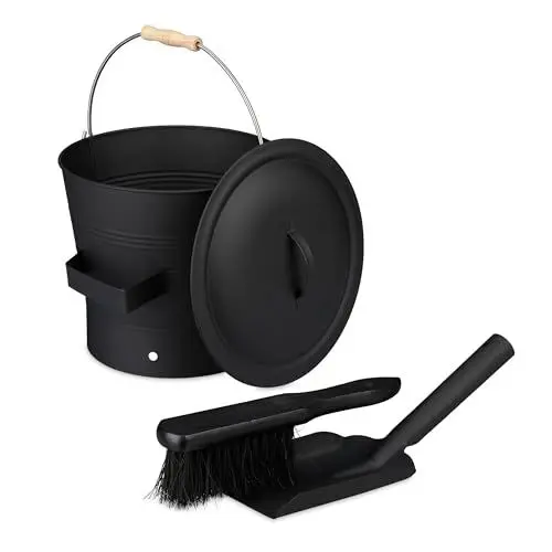 Produktbild: Relaxdays Ascheeimer mit Deckel und Kehrset, 7,5 L, inkl. Aschebesen & Kaminschaufel, Aschebehälter mit Henkel, schwarz