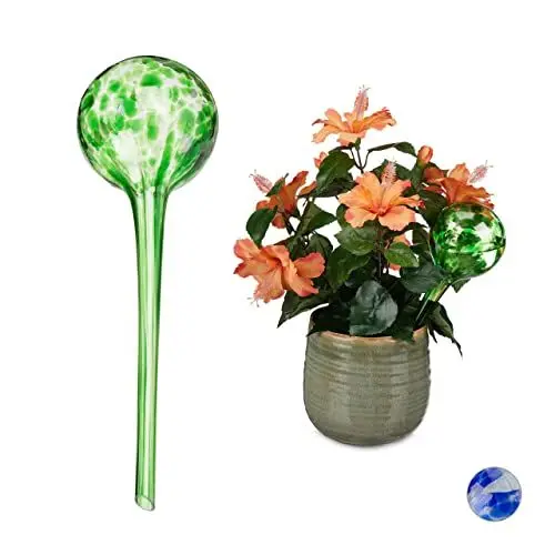 Produktbild: Relaxdays Bewässerungskugel 2er Set, dosierte Pflanzen Bewässerung, Blumentopf, Gießhilfe Büro, Urlaub, Glas Ø 9cm, grün, 2 Stück, 2