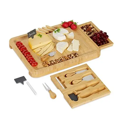 Produktbild: Relaxdays Käsebrett mit Käsemesser Set, BxT: 41 x 33 cm, Bambus Käseplatte, 4-TLG. Käsebesteck, 3 Schiefertafeln, Natur