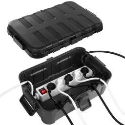 Produktbild: RESTMO große wasserdichte Kabelbox für den Außenbereich (Outdoor), IP54 wasserdicht, wetterfester Elektrokasten zum Schutz von Verlängerungskabel, Steckdosenleisten, Außensteckern (32x22x13cm)-Schwarz