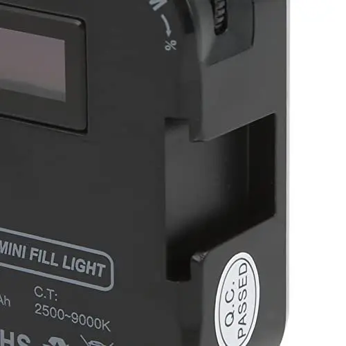 Produktbild: RGB-LED-Videoleuchte, Tragbare 360°-Vollfarb-Fotografie-Leuchtplatte, Wiederaufladbare 2000-mAh-LED-Kameraleuchte mit 3 Kaltschuhhalterungen, CRI 95+ 2500-9000 K Farbtemperatur, für SLR-Kameras, Camco