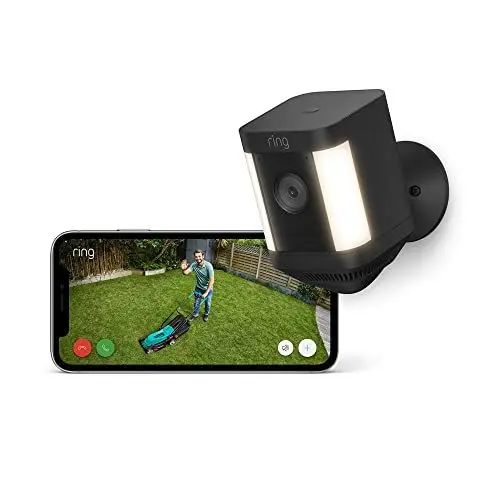 Produktbild: Ring Spotlight Kamera Plus Akku (Spotlight Cam Plus) | Überwachungskamera aussen mit WLAN, HD-Video, LED-Strahler, Nachtsicht, Bewegungserfassung & Sirene | Alexa-kompatible Sicherheitskamera