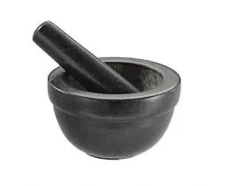 Produktbild: RÖSLE Granitmörser, Hochwertiger Steinmörser mit Stößel für Kräuter, Gewürze, Currypasten oder Pesto, Anti-Rutsch-Boden, schwarzer Granitstein, 13.5 x 13.5 x 8.1 cm, Grau