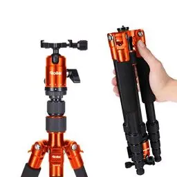 Produktbild: Rollei Compact Traveler No. 1 - leichtes Reisestativ aus Aluminium mit geringem Packmaß von nur 31,5 cm, Arca Swiss kompatibel und inkl. Kugelkopf und Stativtasche, Orange