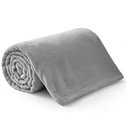 Produktbild: RUIKASI Kuscheldecke Flauschig XL Grau - 150x200 cm Decke Sofa Warm, Fleecedecke Hellgrau Couchdecke, Überwurf als Wohnzimmer Weich für Winter