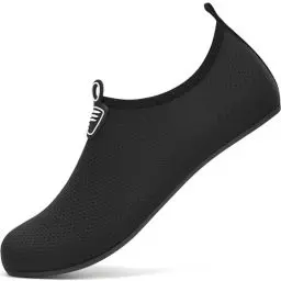 Produktbild: RUOMU Badeschuhe Damen Wasserschuhe Herren Schnell Trocknend Schwimmschuhe rutschfeste Aquaschuhe Leicht Strandschuhe Surfschuhe Barfußschuhe für Männer Frauen Beach Pool, Schwarz 42 EU