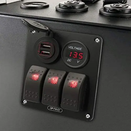 Produktbild: RV-Boot-Schalttafel mit Digitaler Voltmeter-Anzeige, 3-Gang-Wippschalter-Panel, 4,8 A, für Marine-Bootszubehör, Auto für den Multifunktionalen Einsatz (Rotlichtmodell)