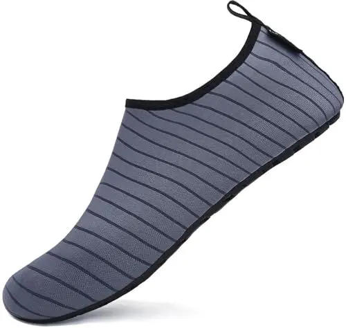 Produktbild: SAGUARO Badeschuhe Damen Wasserschuhe Herren Schwimmschuhe Licht Weich Strandschuhe Schnelltrocknend Aquaschuhe Surfschuhe Pantoffeln 033 Grau Gr.42/43