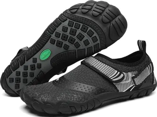 Produktbild: SAGUARO Badeschuhe Herren Damen Wasserschuhe Schwimmschuhe Strandschuhe Aquaschuhe Neoprenschuhe Tauchschuhe - rutschfeste Leicht Schnelltrocknende, Rauchig Schwarz Gr.43 EU