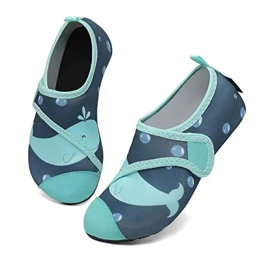 Produktbild: SAGUARO Badeschuhe Jungen Wasserschuhe Kinder Schnelltrocknend Schwimmschuhe Licht Weich rutschfest Schwimmbad Strandschuhe Blau Gr.24/25 EU
