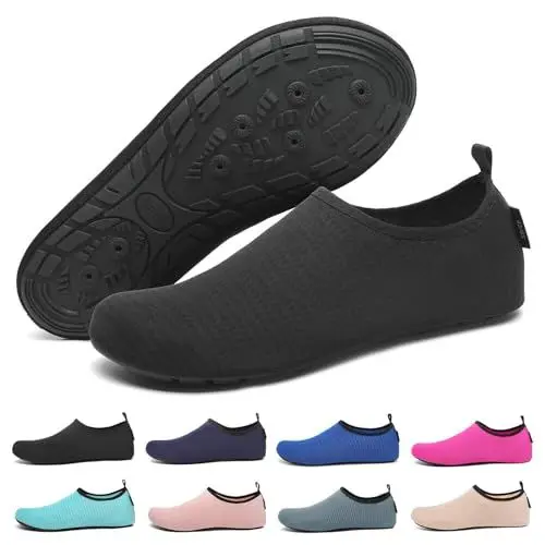 Produktbild: SAGUARO Badeschuhe für Herren Damen - Schnell Trocknend Barfuß Wasserschuhe Seeigel Schwimmschuhe Aquaschuhe Surfschuhe Tauchschuhe mit Drainagelöcher Dunkles Schwarz Gr.42/43
