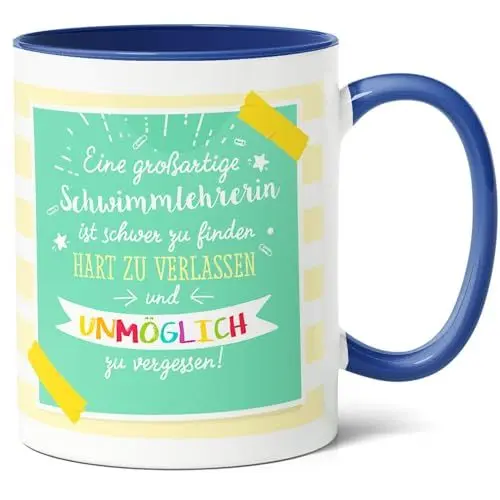 Produktbild: Schwimmlehrerin Geschenk Kaffee-Tasse (330ml) - Trainerin Abschied, Erinnerung oder Dank - Schwimmlehrerin schwer zu finden, unmöglich zu vergessen - Keramik - Innen & Henkel (Blau)