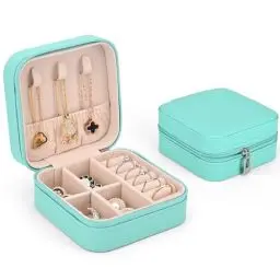 Produktbild: Sciphylia Schmuckkästchen für Damen Mädchen Klein PU-Leder Schmuckkasten Reise Schmuckaufbewahrung mit Samtfutter für Ringe Ohrringe Armbänder Halsketten Weihnachten Geburtstag, Hellblau