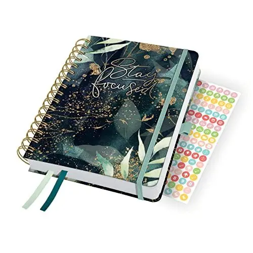 Produktbild: SIGEL J4603 Spiral-Kalender Jolie 2024, Glamorous Leaves, ca. A5, Hardcover, Gummiband, Stiftschlaufe, Einstecktasche, 2 Zeichenbänder, 240 Seiten, FSC-zertifiziert, Terminplaner