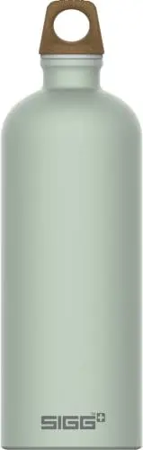 Produktbild: SIGG - Alu Trinkflasche - Traveller MyPlanet Repeat - Klimaneutral Zertifiziert - kohlensäurehaltige Getränke - Auslaufsicher - Federleicht - BPA-frei - Outdoor & Yoga - Mattes Weissgrün - 1L