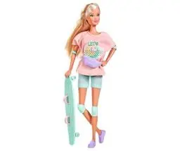 Produktbild: Simba 105733580 - Steffi Love Longboard Girl, Ankleidepuppe im coolen Outfit mit Skateboard, Schoner und Helm, mit Umhängetasche, 29cm Puppe, ab 3 Jahren