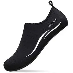 Produktbild: Sixspace Herren Damen Badeschuhe Wasserschuhe Aquaschuhe Strandschuhe Schnell Trocknend Slip on Breathable Schwimmschuhe Surfschuhe für Beach Pool Surfen Yoga Schwarz(Lieferantengröße 44 EU)