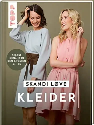 Produktbild: Skandi Løve. Kleider: Selbst genäht in den Größen 34-46