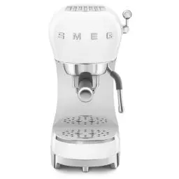 Produktbild: Smeg, Espresso-Kaffeemaschine ECF02WHEU, Cappuccino-Dampfunktion, Thermoblock, großes Tassengehäuse und Doppelkaffeefunktion, 1 L Wassertank, benutzerfreundliches Bediensystem, 1350 W, Weiß