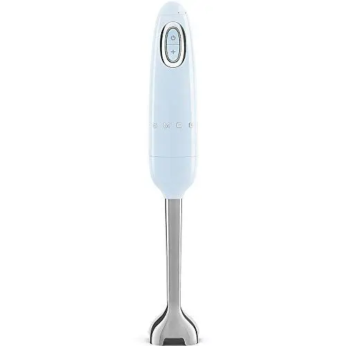 Produktbild: Smeg, HBF01PBEU Stabmixer, Turbo-Funktion und Flowblend-Schneidesystem, mit rutschfestem Griff, integrierter Kabelaufwicklung, Zubehör nicht im Lieferumfang enthalten, 700W Leistung, Pastellblau