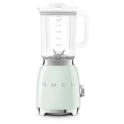 Produktbild: Smeg, Standmixer BLF03PGEU 1,5 L, 4 Geschwindigkeitsstufen, 4 Smoothie-Funktionen, grüner Smoothie, Eiscrusher und Selbstreinigung, Motorblock und integrierte Kabeltrommel, 800 W, Pastellgrün