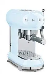 Produktbild: Smeg, ECF01PBEU Manual Espresso -Maschine, Cappuccino -System, Thermoblock, große Tassengehäuse und Doppelkaffeefunktion, 1 l Wassertank, kompakte Abmessungen, 1350W, Pastellblau